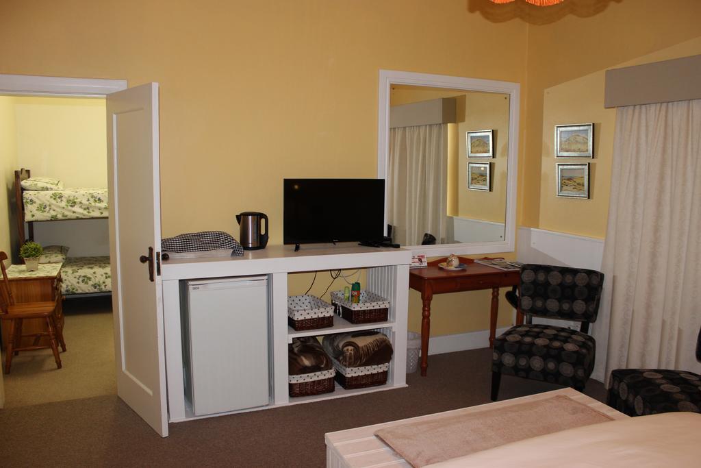 Smuts Ave. Guest Rooms 허머너스 외부 사진