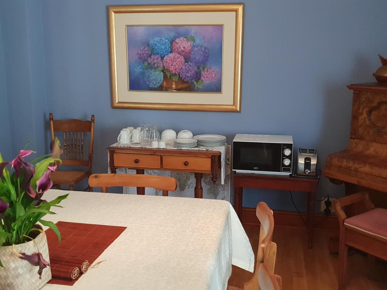 Smuts Ave. Guest Rooms 허머너스 외부 사진